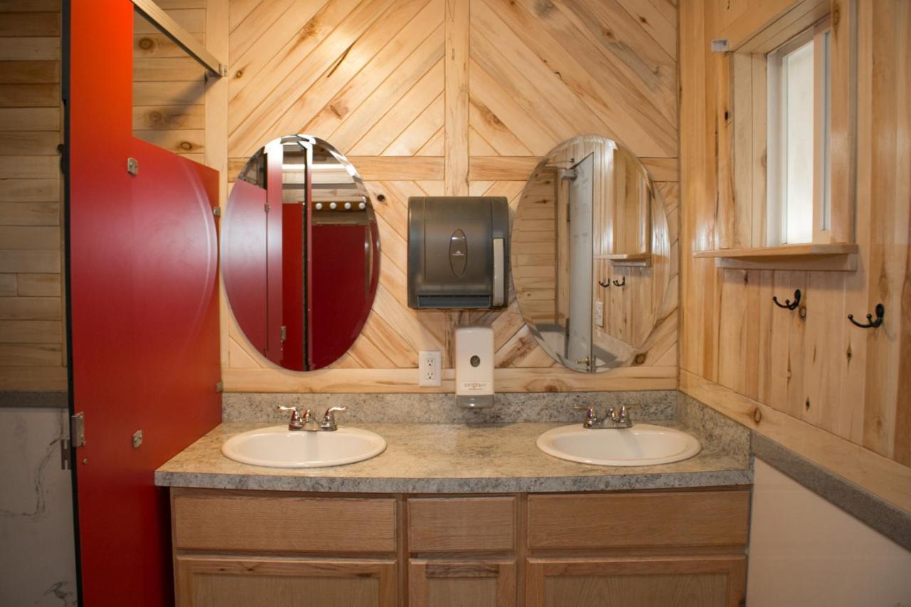 Funstays Glamping Setup Tent In Rv Park #2 Ok-T2 Moab Dış mekan fotoğraf